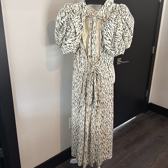 Rotate Dress - Picture 2 of 4